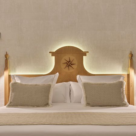 Hotel Antigua Palma - Casa Noble Exterior photo A bed with a headboard