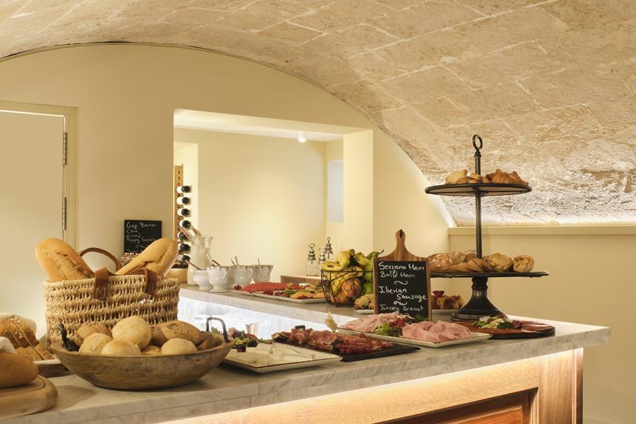 Hotel Antigua Palma - Casa Noble Exterior photo A typical buffet
